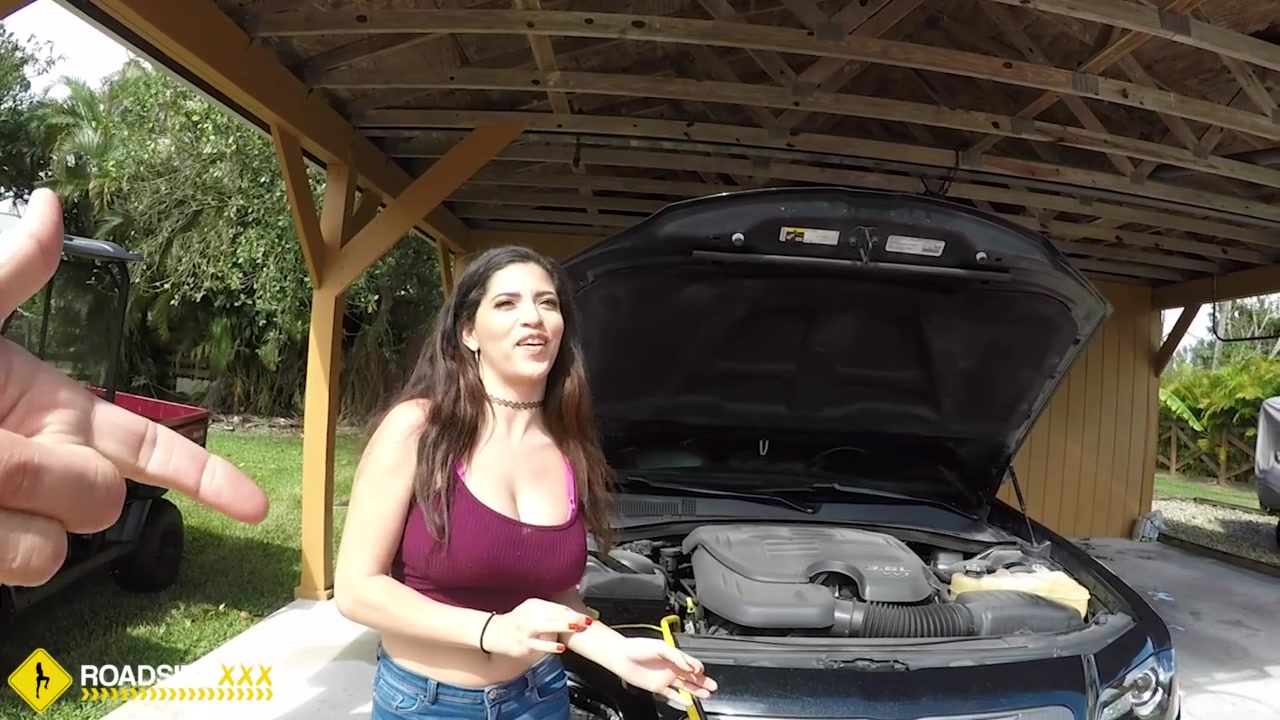 Free HD Roadside Latina Wife Has Sex With Her Mechanic Outside Porn Video