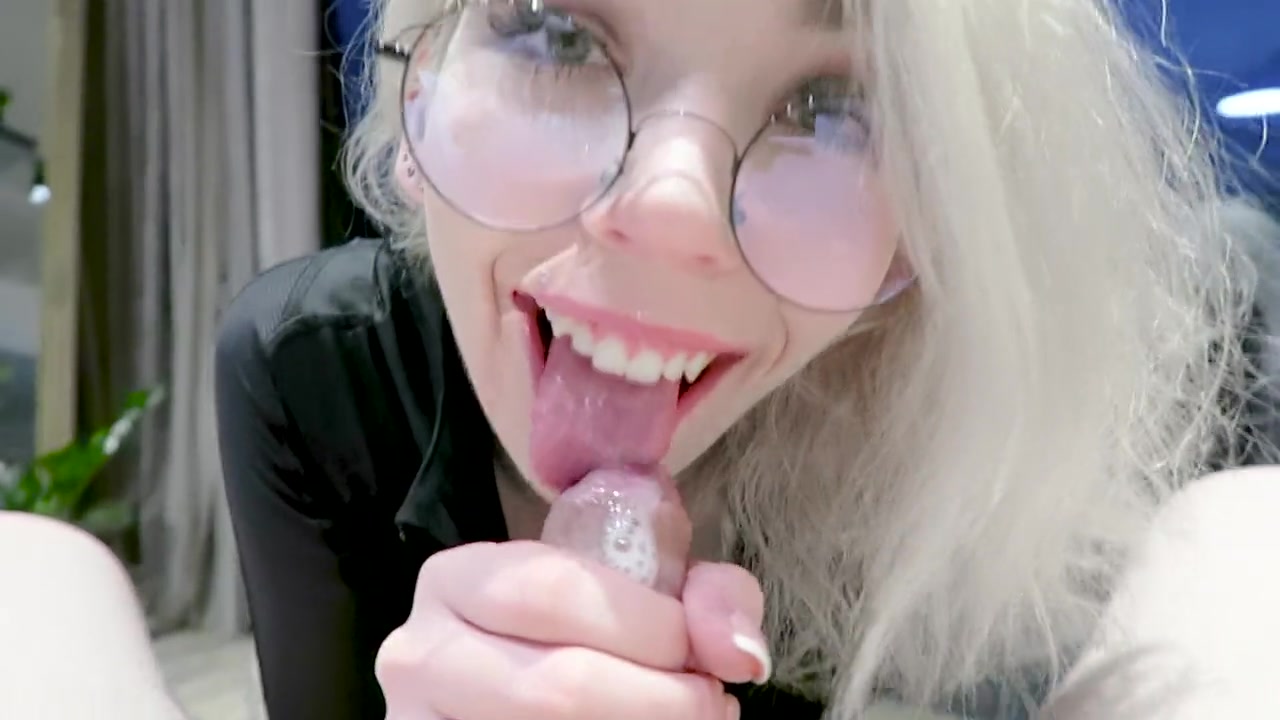 Cum Glasses Porn - Free HD Valentine's Day Glasses Catwoman Gagging and Cum in Thtoat Porn  Video
